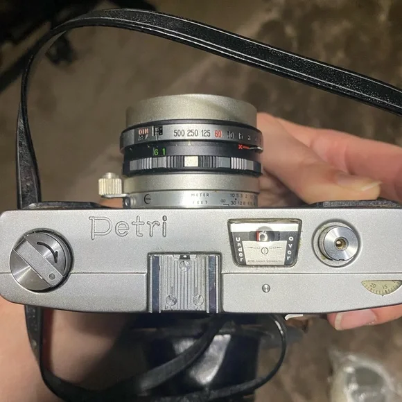 Petri 7 s vintage camera and accessories - Picture 6 of 9